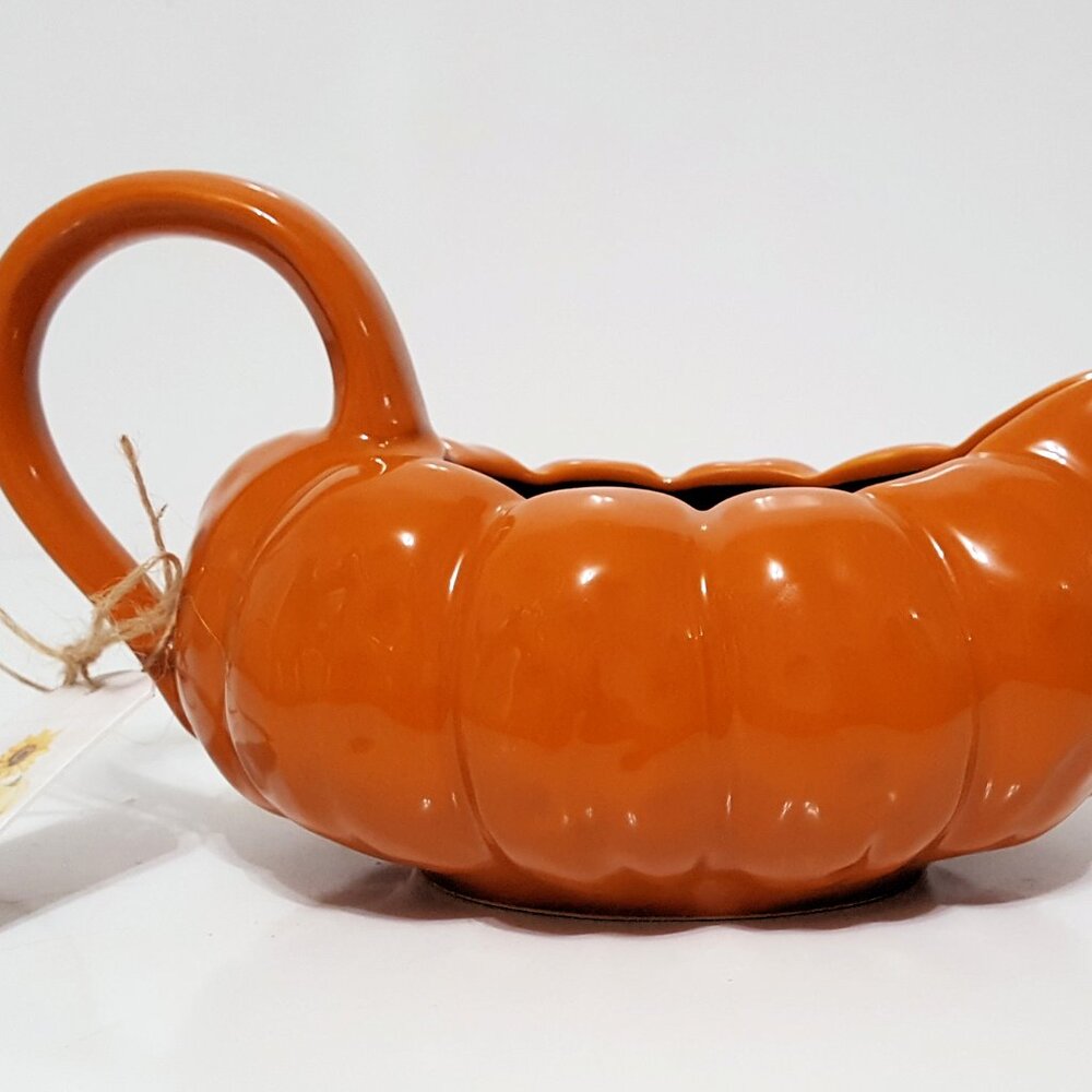 NEW Global Designs Orange Pumpkin Shaped Gravy Boat 27 OZ Stoneware
